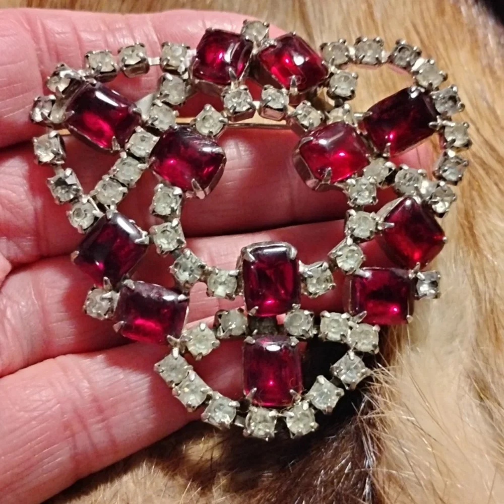 Large Rhinestone Brooch - Picture 4 of 5